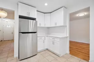 72 Winthrop Rd, Plainview, NY 11803 - Photo 16