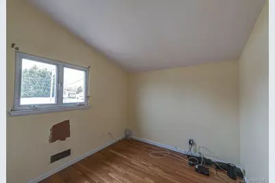 11 Lawrence Road, Deer Park, NY 11729 - Photo 8