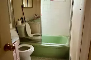 238 Wiley St, Brentwood, NY 11717 - Photo 8