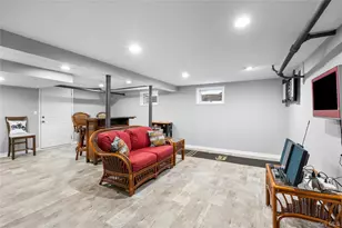 26 Bedell Pl, Amityville, NY 11701 - Photo 22