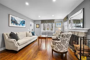 26 Bedell Pl, Amityville, NY 11701 - Photo 10