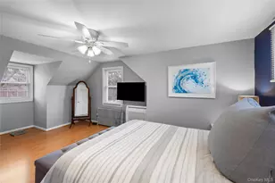 26 Bedell Pl, Amityville, NY 11701 - Photo 12