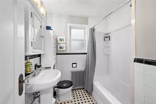 26 Bedell Pl, Amityville, NY 11701 - Photo 24