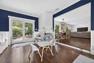 21 Roosevelt Dr, East Norwich, NY 11732 - Photo 10