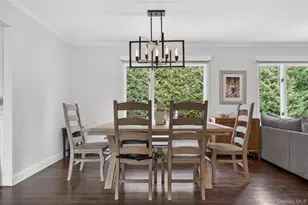 21 Roosevelt Dr, East Norwich, NY 11732 - Photo 8