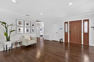 21 Roosevelt Dr, East Norwich, NY 11732 - Photo 4