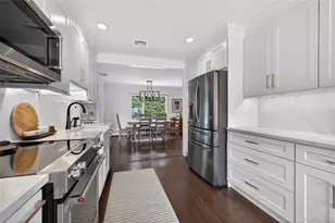 21 Roosevelt Dr, East Norwich, NY 11732 - Photo 16