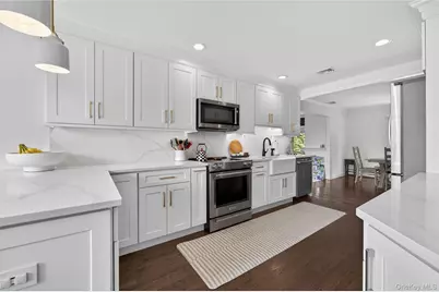 21 Roosevelt Drive, East Norwich, NY 11732 - Photo 14