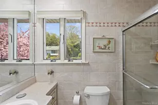 49 Saratoga Dr, Jericho, NY 11753 - Photo 16
