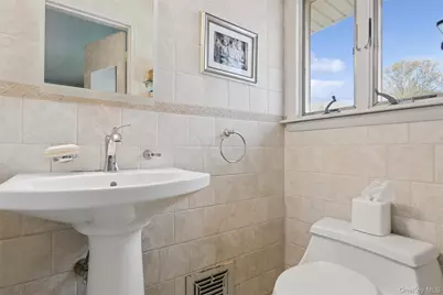49 Saratoga Drive, Jericho, NY 11753 - Photo 12