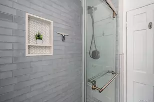 165 Little Whaleneck Rd, Merrick, NY 11566 - Photo 12