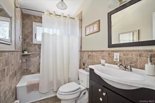 165 Little Whaleneck Rd, Merrick, NY 11566 - Photo 18