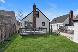 1568 Madison St, Elmont, NY 11003 - Photo 20