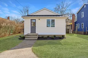 27 Vine Rd, Rocky Point, NY 11778 - Photo 2