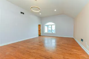 4563 Decatur Pl, Island Park, NY 11558 - Photo 32