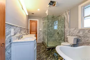 4563 Decatur Pl, Island Park, NY 11558 - Photo 34