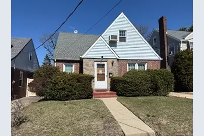 11 Purdy Court, Rockville Centre, NY 11570 - Photo 1