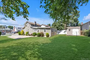 103 Oakley Ave, Elmont, NY 11003 - Photo 14