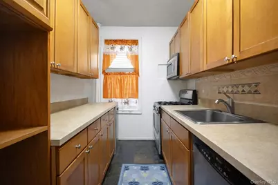 2166 Bronx Park E #1F, Bronx, NY 10462 - Photo 8