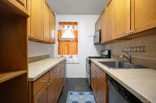 2166 Bronx Pk E, Bronx, NY 10462 - Photo 8