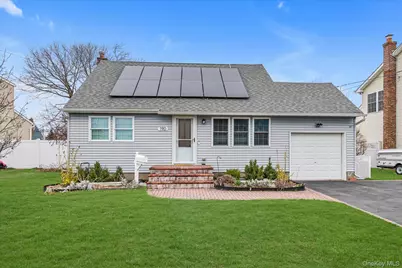190 31st Street, Lindenhurst, NY 11757 - Photo 1