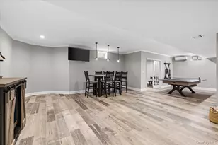 42 Meadowbrook Rd, Syosset, NY 11791 - Photo 30