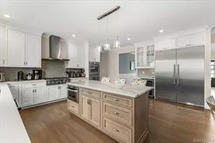 42 Meadowbrook Rd, Syosset, NY 11791 - Photo 10