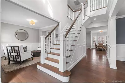 42 Meadowbrook Road, Syosset, NY 11791 - Photo 2