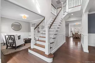 42 Meadowbrook Rd, Syosset, NY 11791 - Photo 2