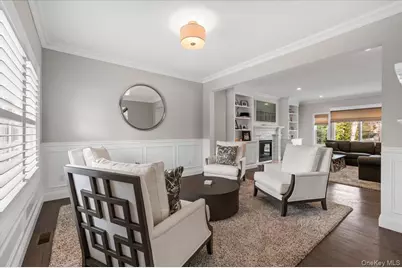 42 Meadowbrook Road, Syosset, NY 11791 - Photo 4