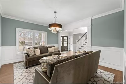 42 Meadowbrook Road, Syosset, NY 11791 - Photo 12