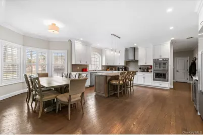 42 Meadowbrook Road, Syosset, NY 11791 - Photo 8