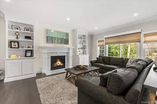 42 Meadowbrook Rd, Syosset, NY 11791 - Photo 6