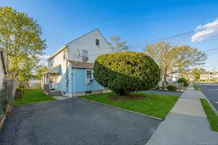 34 Mervin St, Inwood, NY 11096 - Photo 2