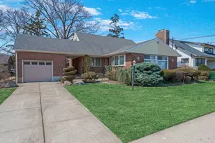 120-44 194th St, Saint Albans, NY 11412 - Photo 2