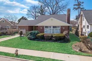 120-44 194th St, Saint Albans, NY 11412 - Photo 4