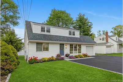 18 Clark Street, Huntington, NY 11743 - Photo 2