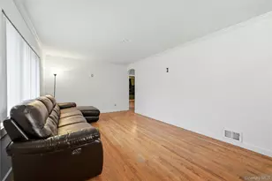 135 Cumberbach St, Wyandanch, NY 11798 - Photo 6