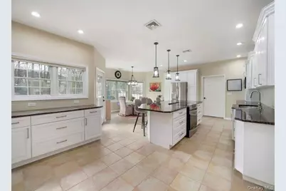 6 Park Avenue, Valley Cottage, NY 10989 - Photo 10