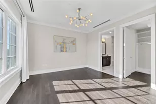 5000 Royal Ct, North Hills, NY 11040 - Photo 14