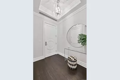 5000 Royal Court #5114, North Hills, NY 11040 - Photo 2