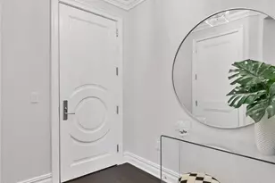 5000 Royal Ct, North Hills, NY 11040 - Photo 2