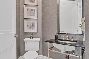 5000 Royal Ct, North Hills, NY 11040 - Photo 10