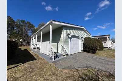 75 Village Circle W, Manorville, NY 11949 - Photo 2