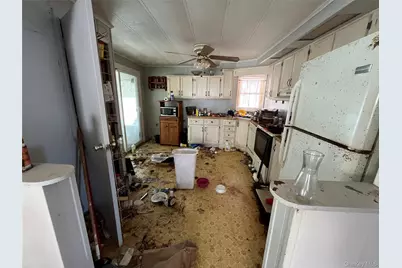 75 Village Circle W, Manorville, NY 11949 - Photo 8