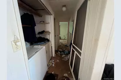 75 Village Circle W, Manorville, NY 11949 - Photo 6