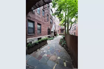 1 Hillside Avenue #1A, Great Neck, NY 11021 - Photo 30