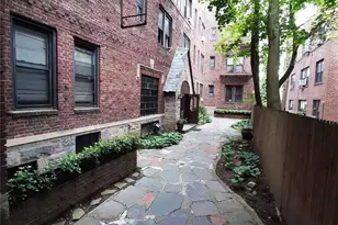 1 Hillside Ave, Great Neck, NY 11021 - Photo 30