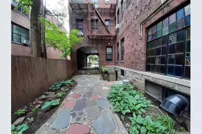 1 Hillside Avenue #1A, Great Neck, NY 11021 - Photo 28