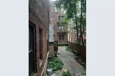 1 Hillside Avenue #1A, Great Neck, NY 11021 - Photo 22